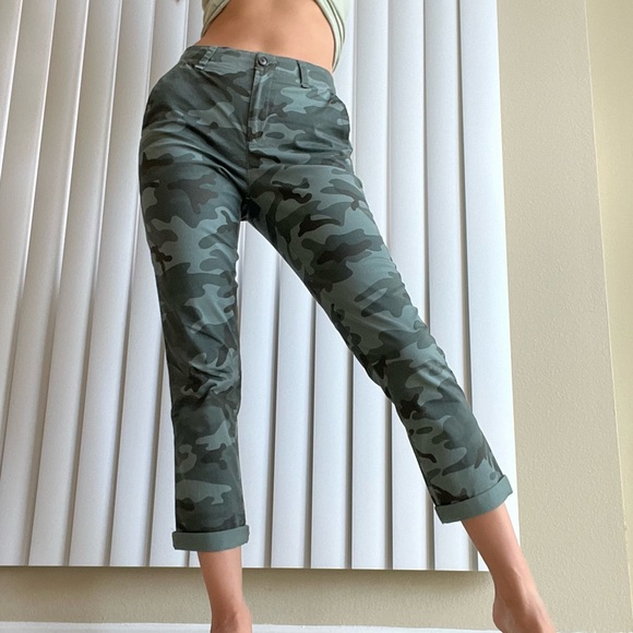 Gap Girlfriend Chino Green Camo Pants Size 0 - Picture 8 of 9